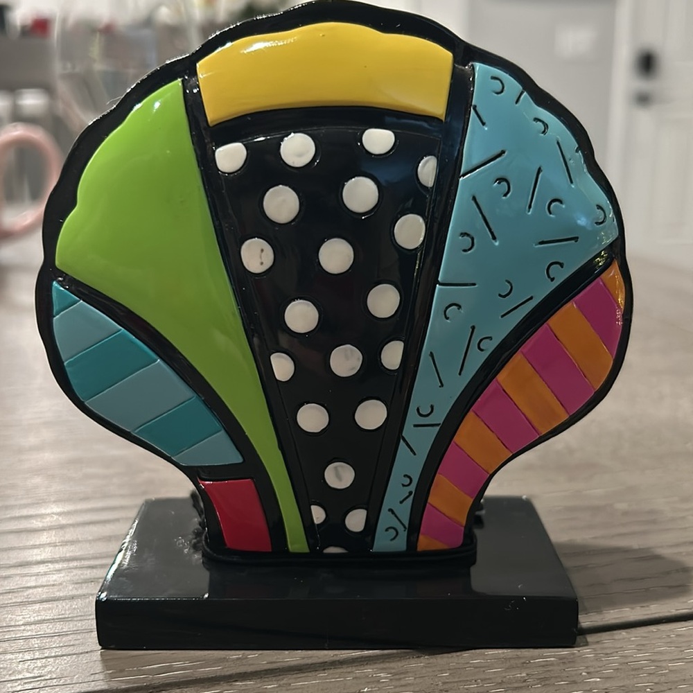 Britto - Picture 2 of 6